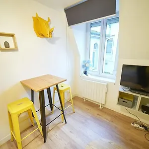 https://le-petit-valmy-studio-cosy-2-pers-vaise.hotels-rhonealpes.com